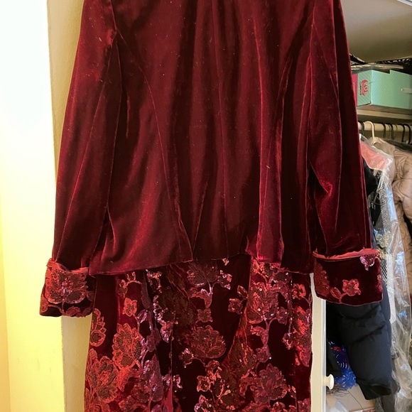 Woman’s Velvet & Sequin Three Piece Suit - Picture 5 of 5